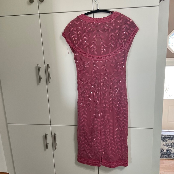 Le Chateau Rose Colour Beaded Embroidered XXS Dress - Picture 4 of 5